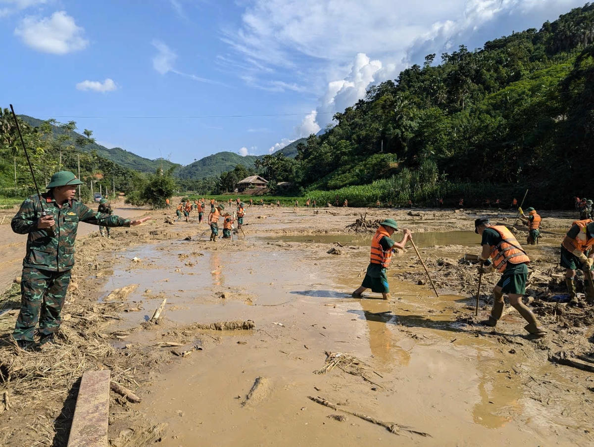 Ký ức Làng Nủ của những người lính 'chiến đấu trong thời bình'- Ảnh 3. Ký ức Làng Nủ của những người lính 'chiến đấu trong thời bình'- Ảnh 3.