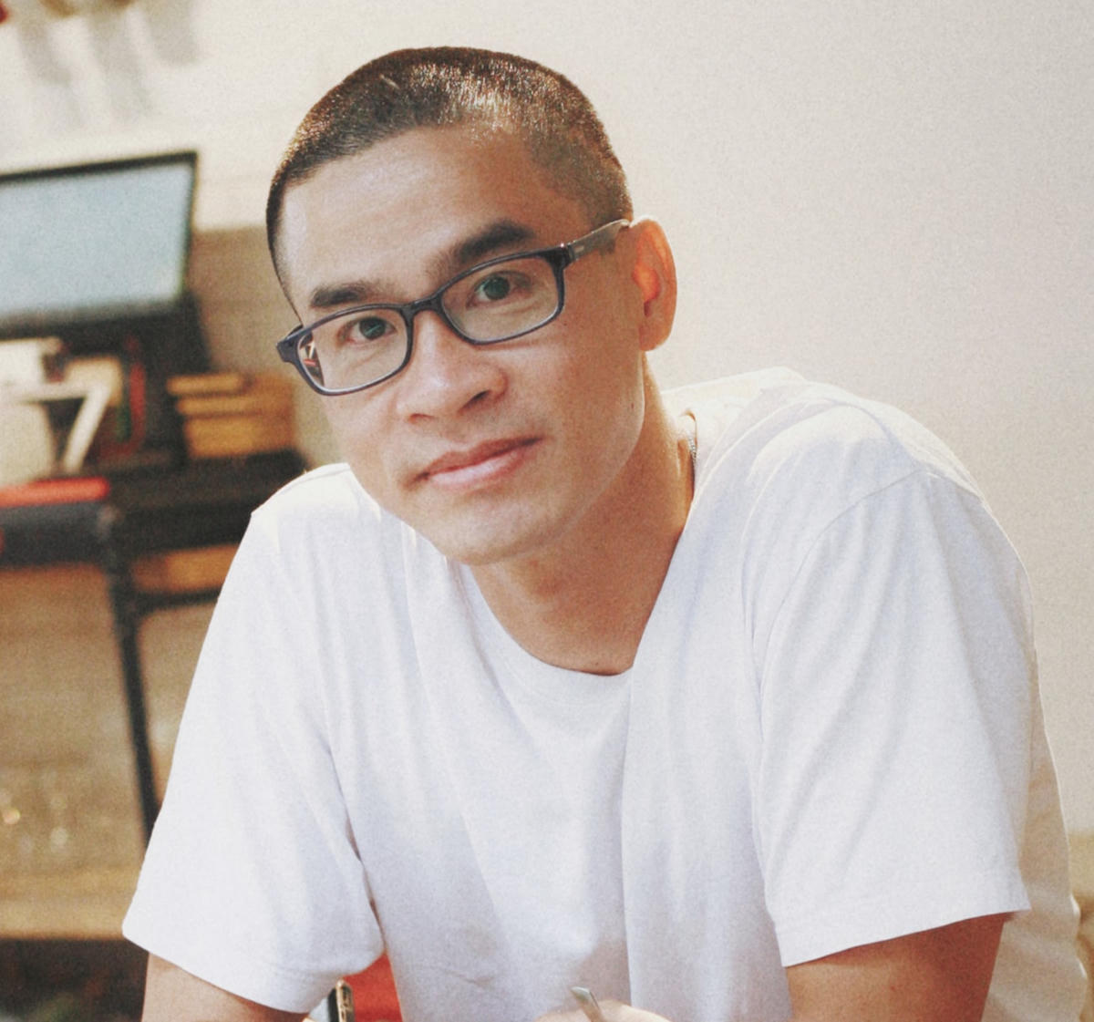 Nhà thơ Nguyễn Phong Việt.