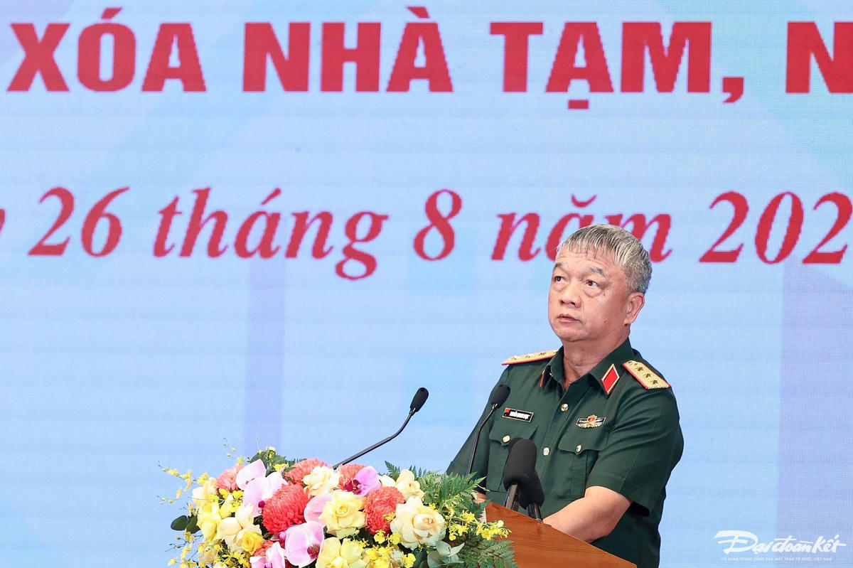 Thượng tướng Nguyễn Quang Ngọc, Thứ trưởng Bộ Quốc phòng phát biểu tại Hội nghị. Ảnh: Quang Vinh.
