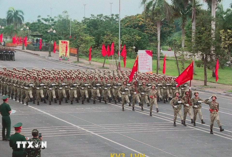 Các khối khu vực 2 tham gia hợp luyện. (Ảnh: Trọng Đức/ TTXVN)