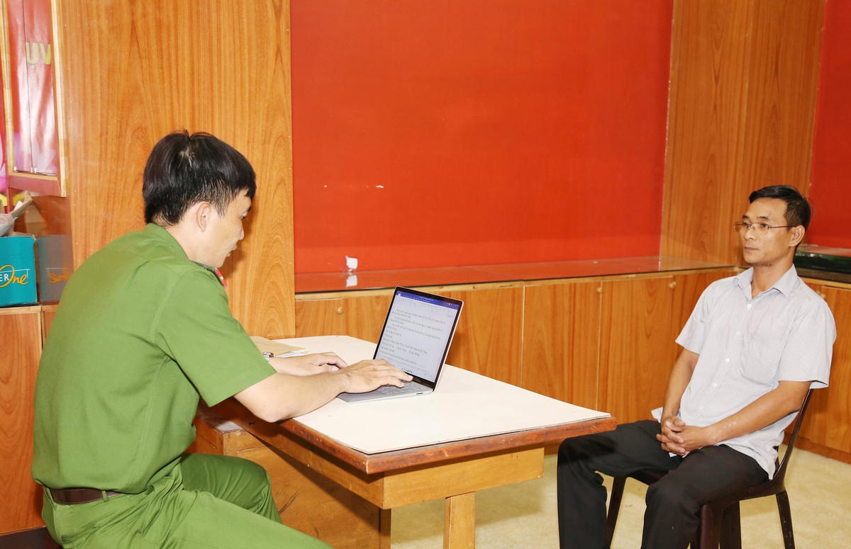 Đối tượng Nguyễn Văn Chí tại cơ quan Công an. Ảnh: Công an cung cấp.