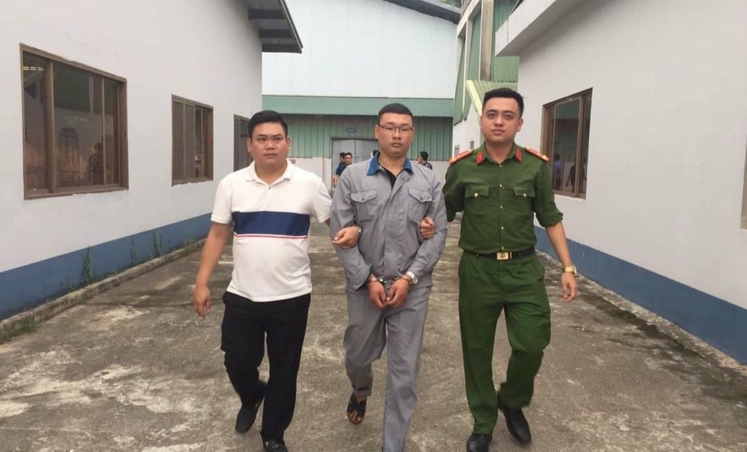 Đối tượng Trưởng bị bắt sau 3 tiếng trộm cắp tài sản của doanh nhân Hàn Quốc. Ảnh CAPT