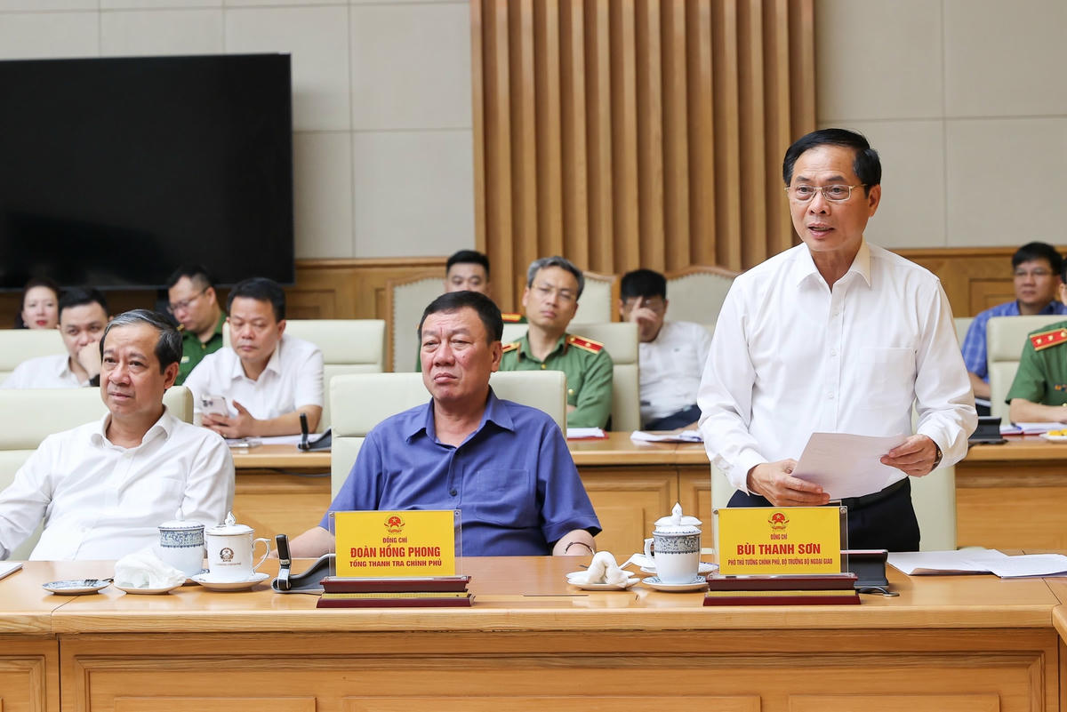 Thủ tướng chủ trì cuộc họp về triển khai tổ chức chính quyền địa phương 2 cấp- Ảnh 6.