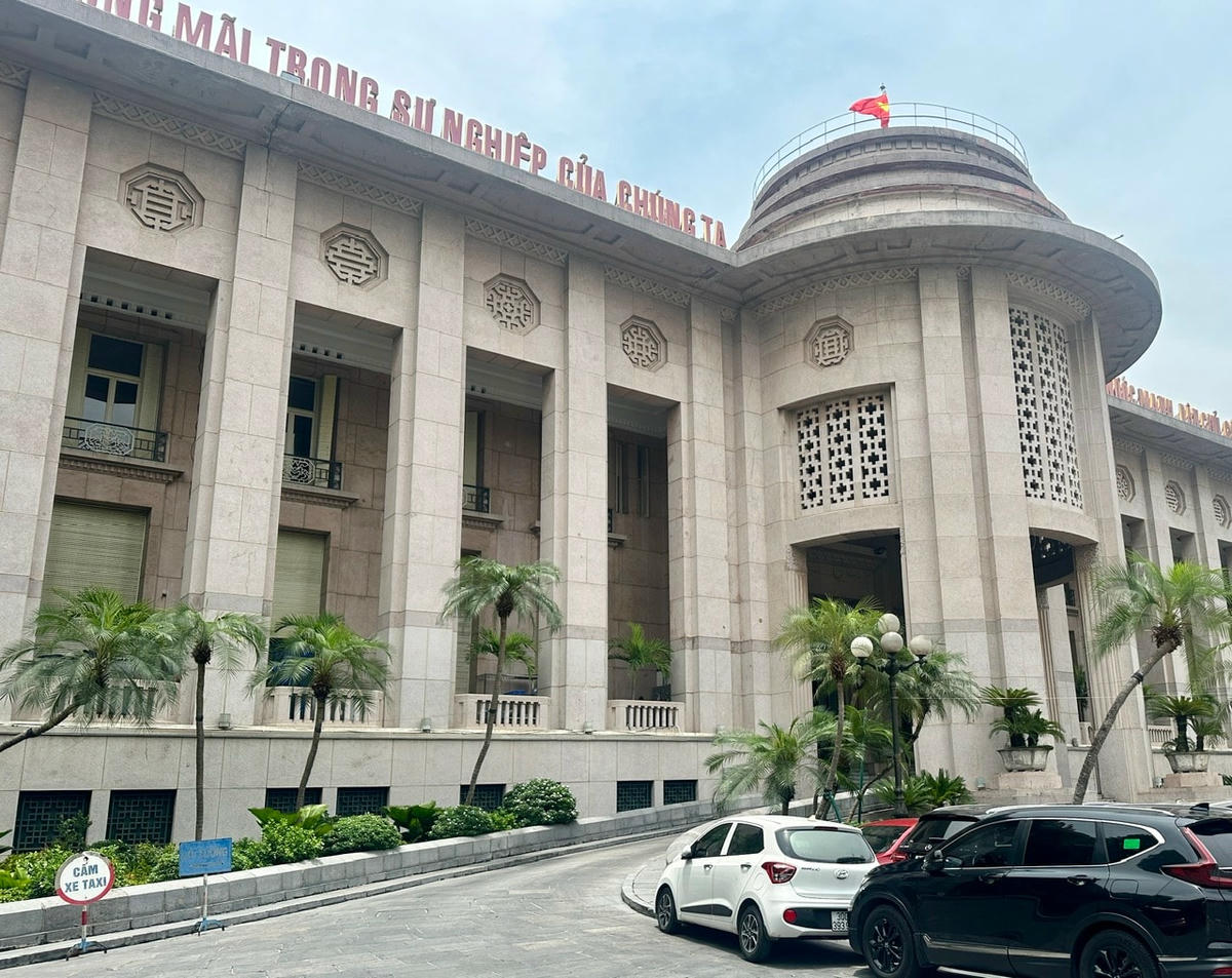 Thủ tướng Chính phủ yêu cầu NHNN sửa đổi một số quy định nhanh chóng nhằm kịp thời tháo gỡ vướng mắc, khó khăn, tạo điều kiện thuận lợi trong việc tiếp cận vốn tín dụng của doanh nghiệp, người dân.