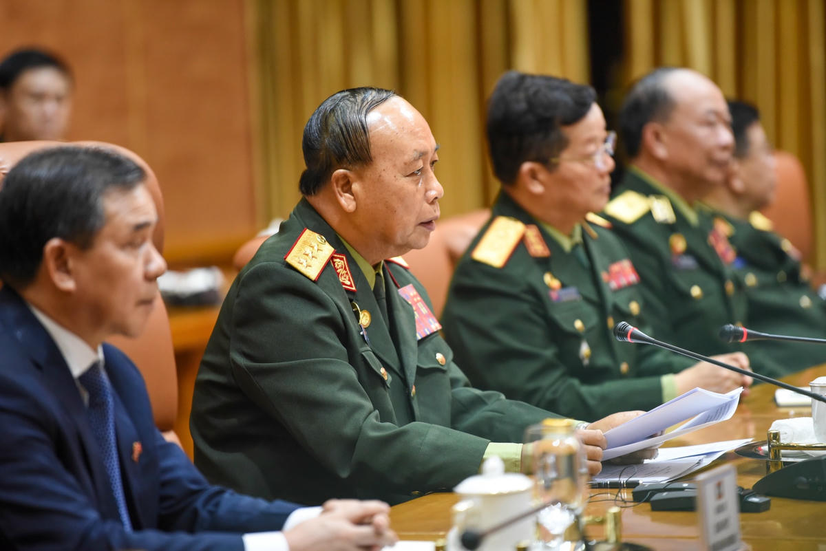 Đoàn Lào tại hội đàm.