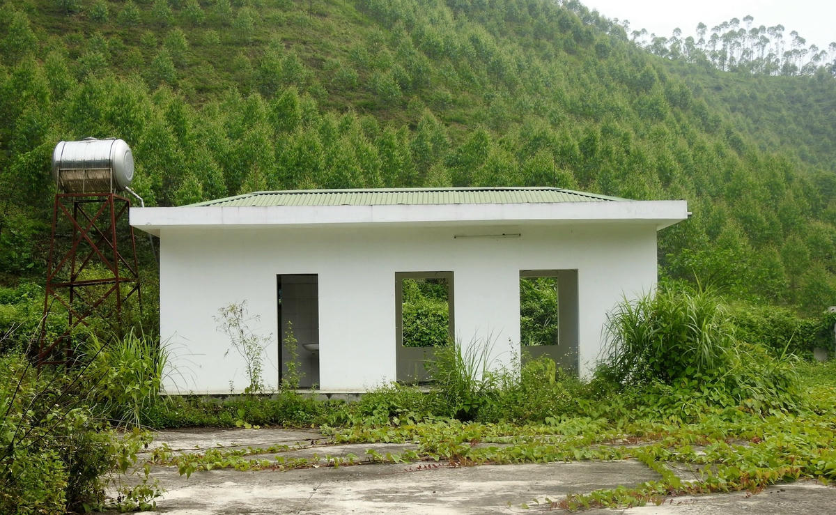 Trong khi dự án chưa thể hoạt động...