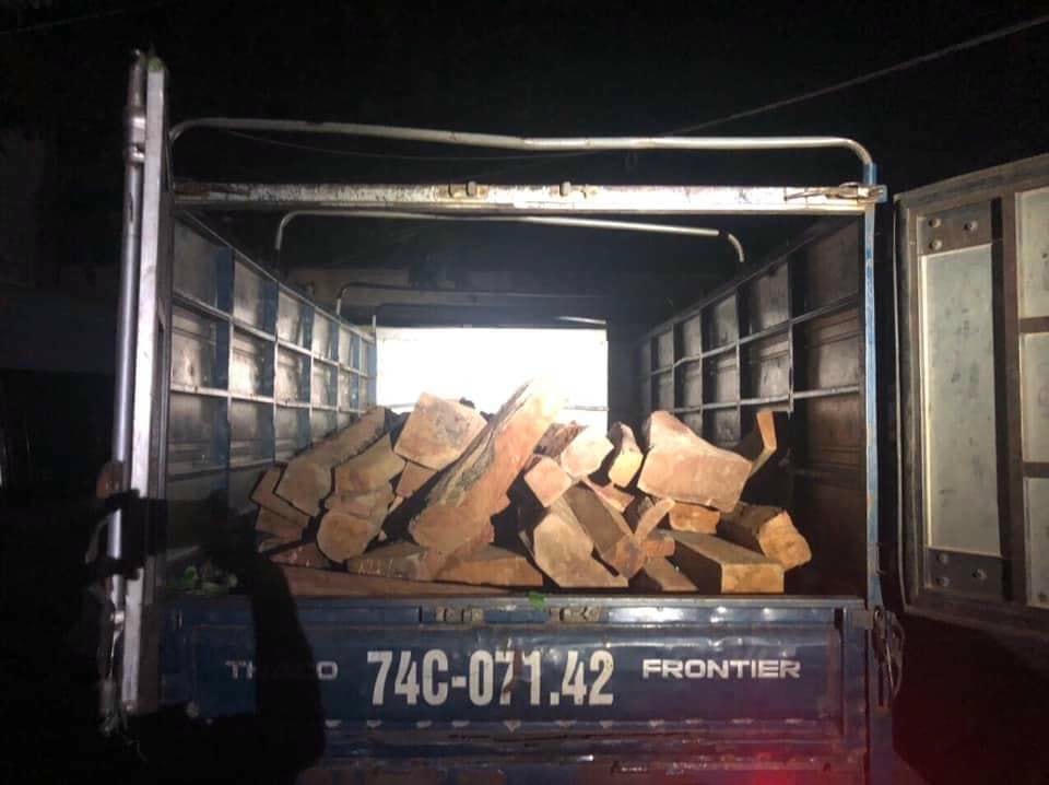 Tang vật và phương tiện có dấu hiệu vi phạm (Ảnh: CA).