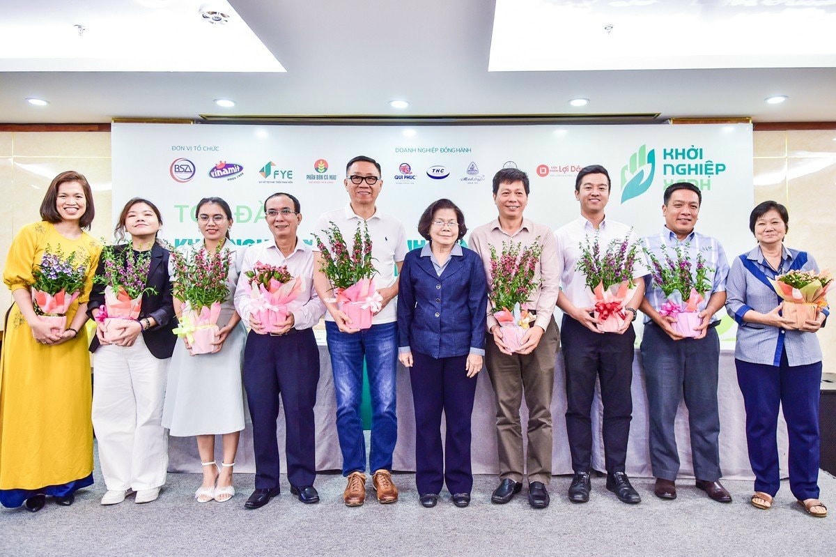 Một đội ngũ chuyên gia, doanh nghiệp dày kinh nghiệm luôn luôn hỗ trợ thanh niên trẻ khởi nghiệp hiệu quả.