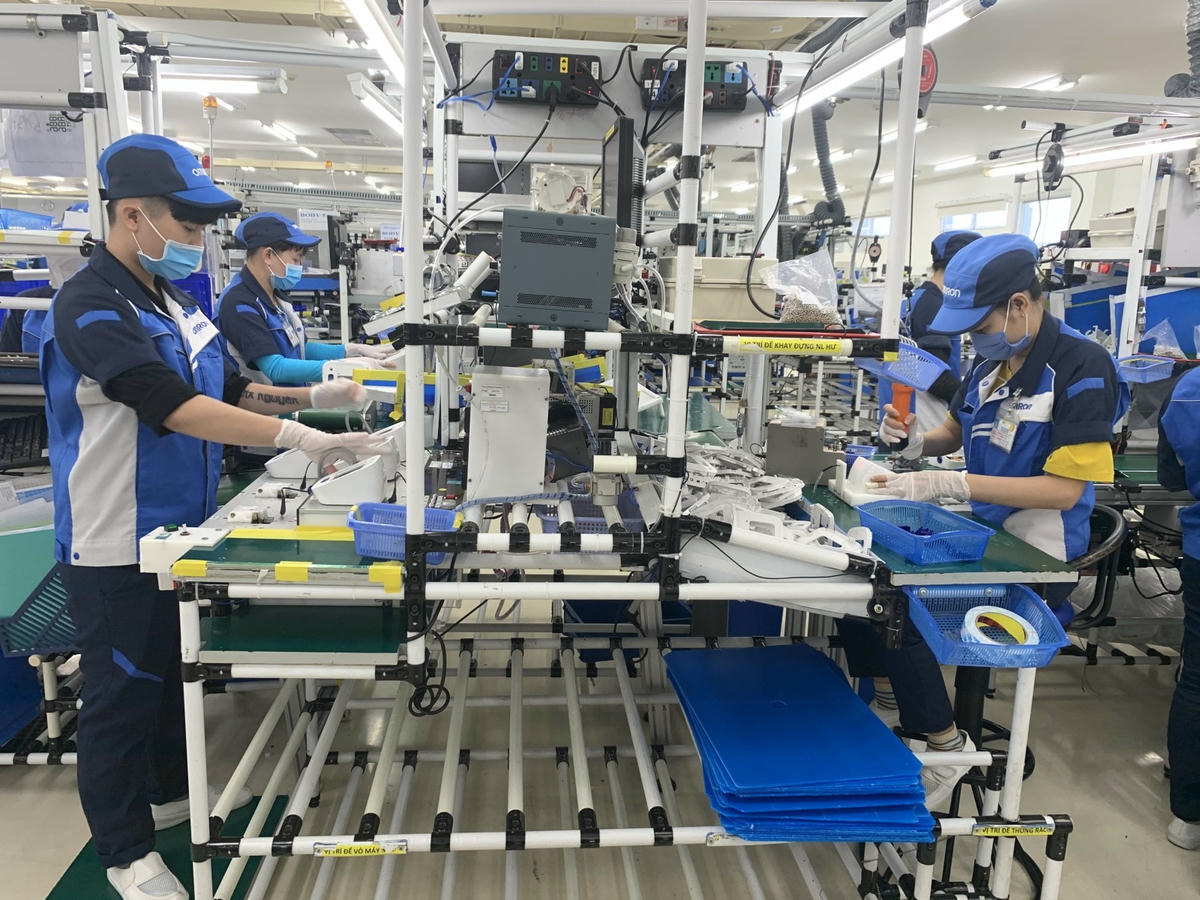 Doanh nghiệp Việt nỗ lực phục hồi sản xuất sau dịch bệnh.