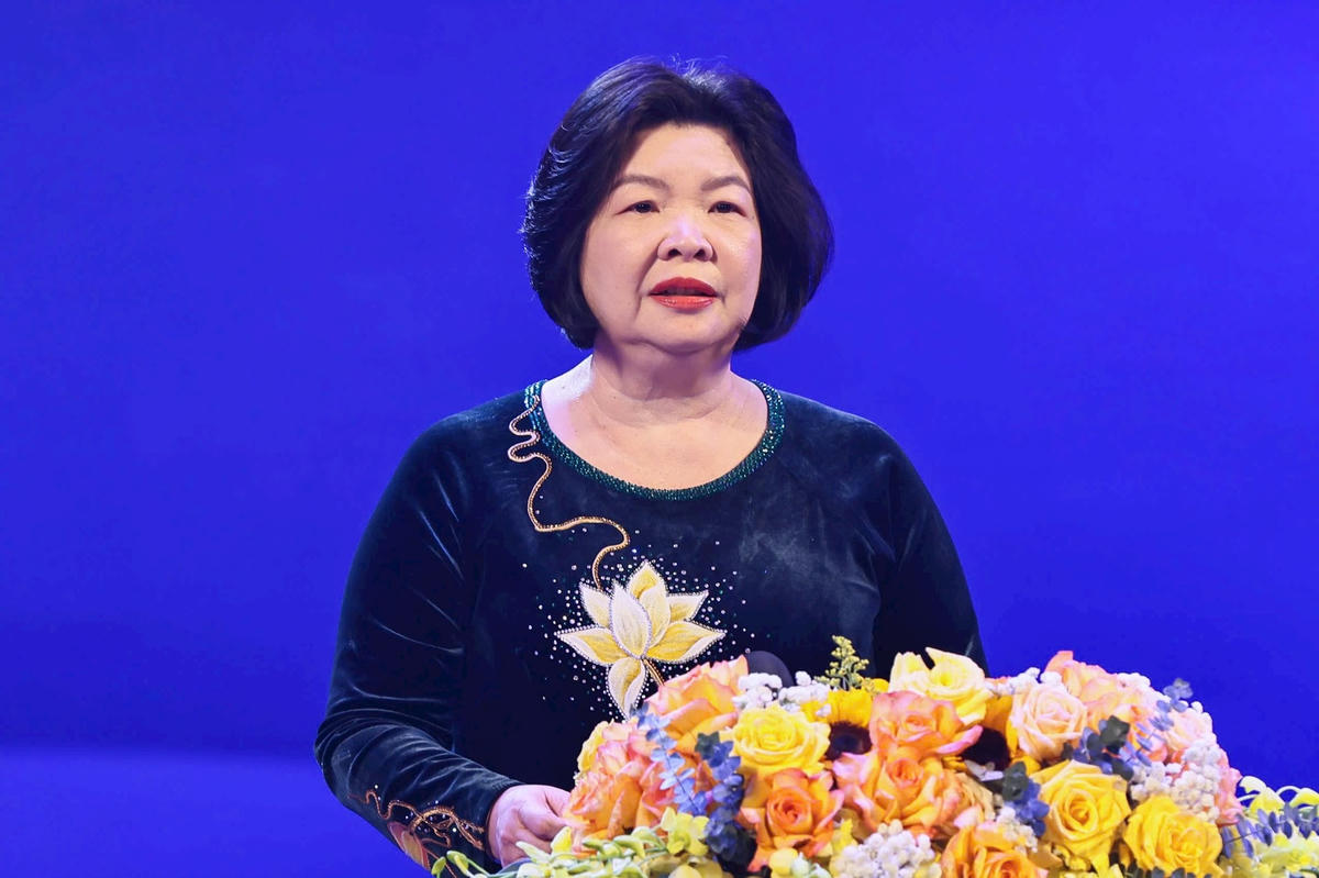 Chủ tịch Liên minh HTX Việt Nam Cao Xuân Thu Vân phát biểu khai mạc. Ảnh: Quang Vinh.