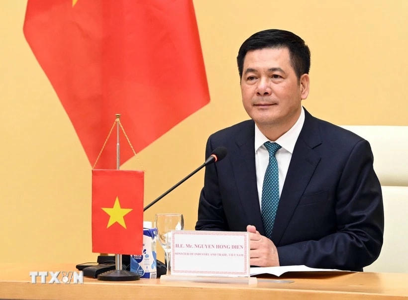 Bộ trưởng Công thương Nguyễn Hồng Diên đã có cuộc điện đàm với Trưởng Đại diện Thương mại Mỹ Jamieson L. Greer. (Ảnh: TTXVN)