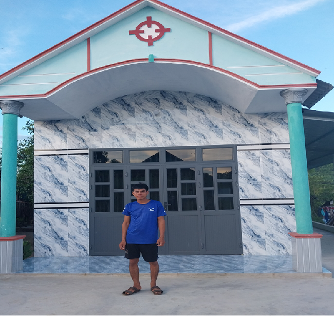 Anh K So Chờ Lanh, Làng Hiệp Tiến, xã Canh Hiệp đã hoàn thành căn nhà từ số tiền vay 40 triệu đồng theo Nghị định 28. Anhr: vancanh.binhdinh.vn