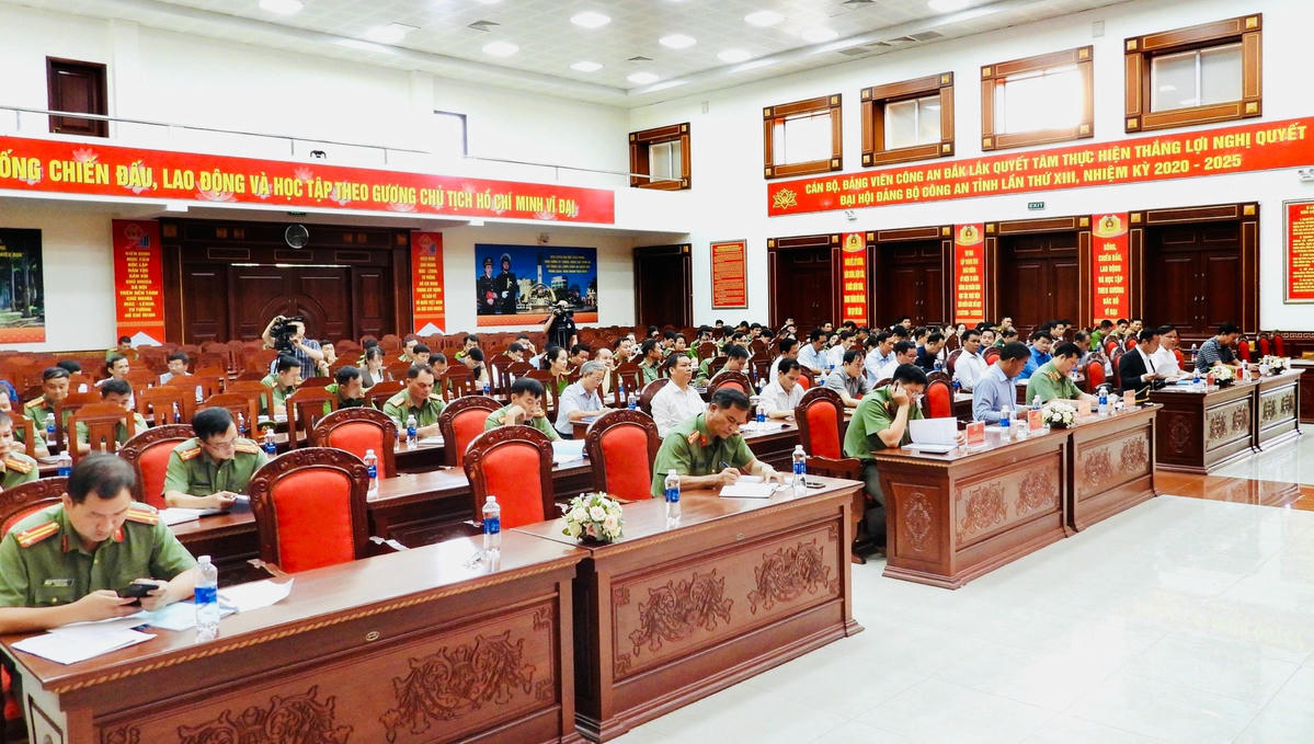 Toàn cảnh Hội nghị.