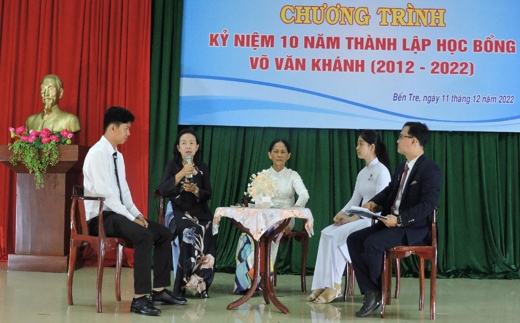 Đại biểu giao lưu tại chương trình.