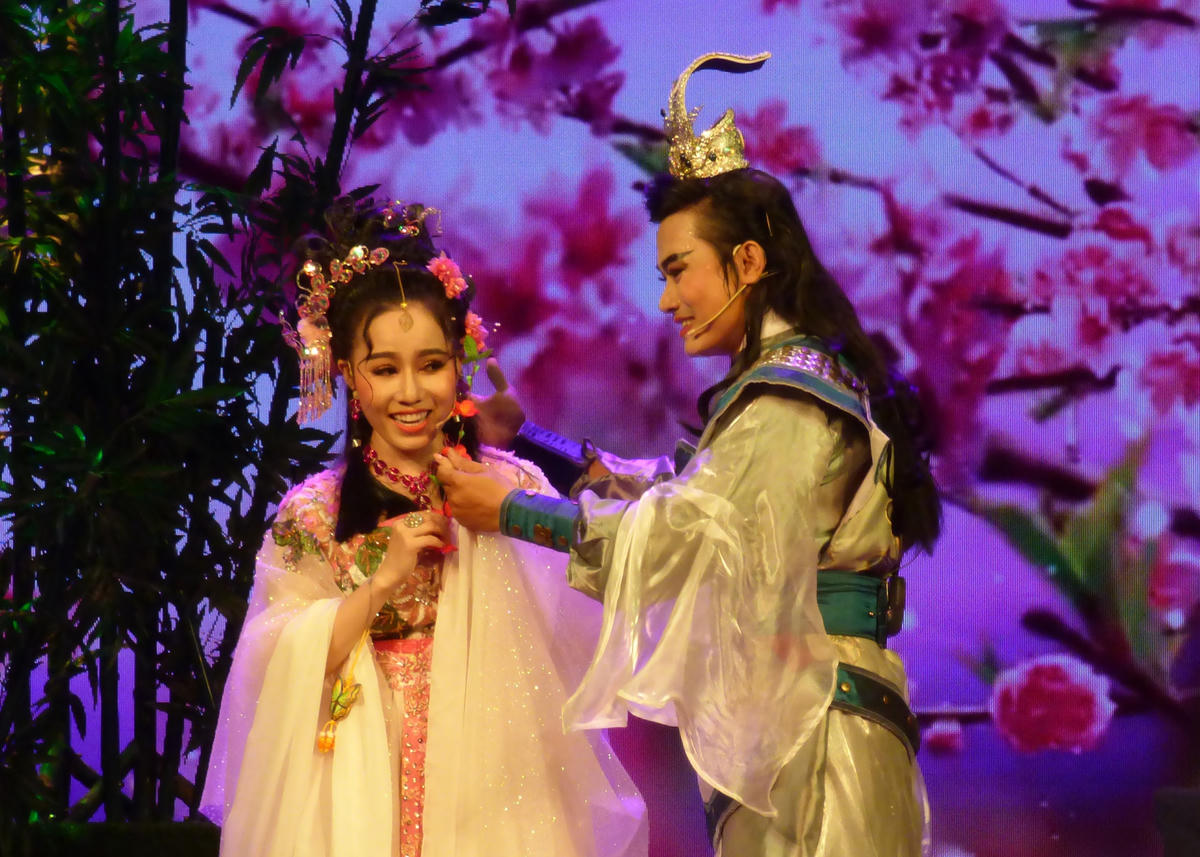 Sân khấu truyền thống: 'Tre già' nhưng 'măng chưa mọc'