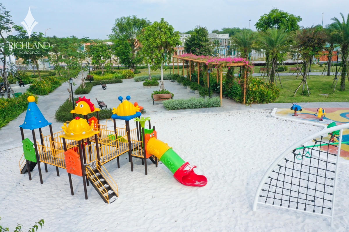 Bên cạnh chính sách hấp dẫn, hệ thống hạ tầng hoàn thiện, pháp lý minh bạch là một trong những yếu tố giúp Richland Residence chinh phục đông đảo khách hàng.