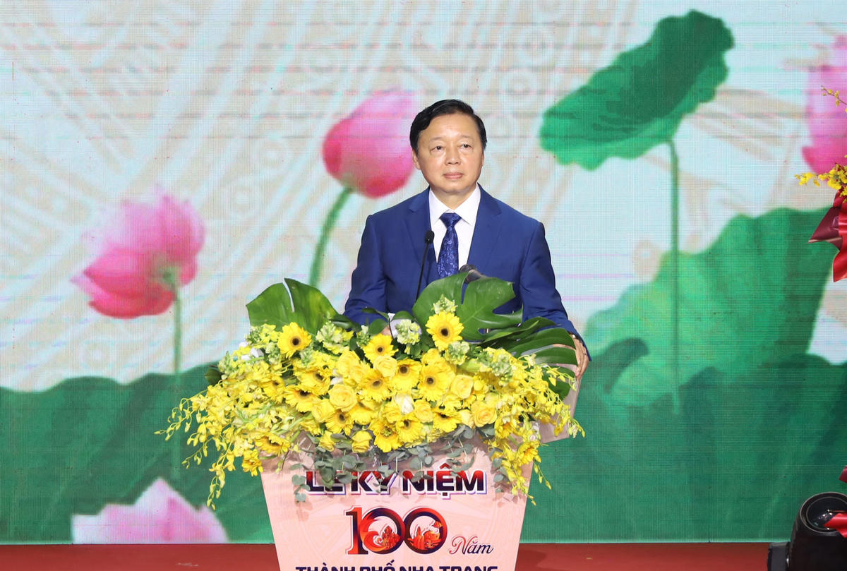 Phó Thủ tướng Chính phủ Trần Hồng Hà phát biểu tại Lễ kỷ niệm 100 năm xây dựng và phát triển TP Nha Trang.