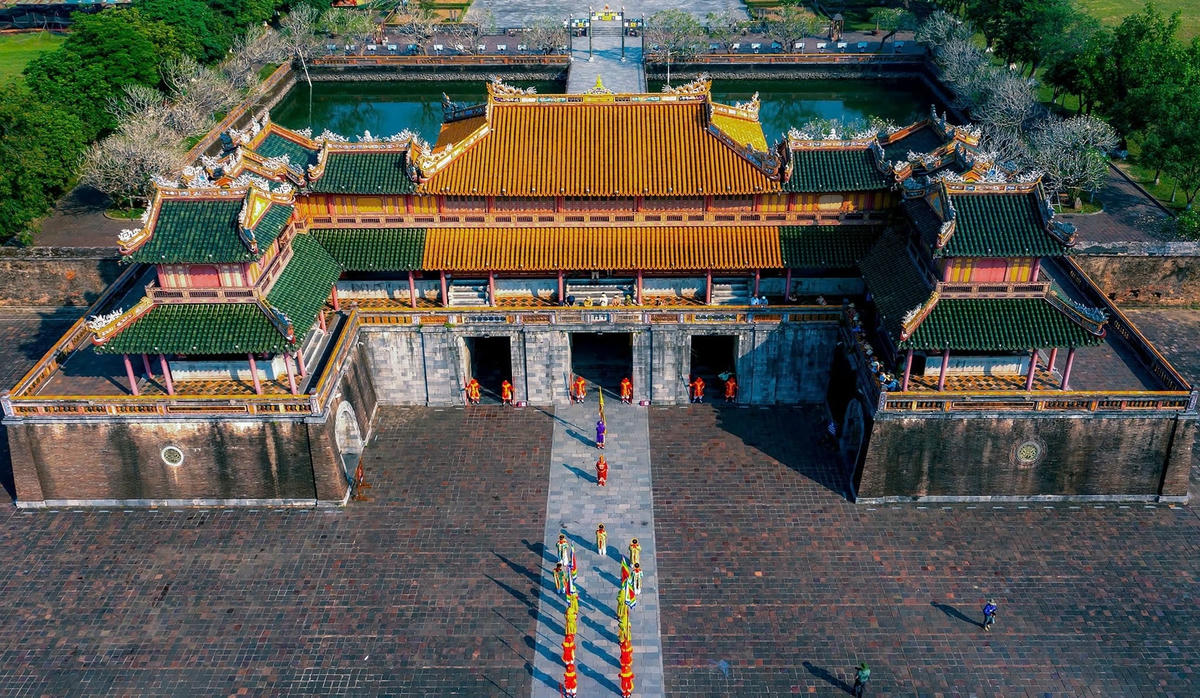 H1 Ngọ môn nơi chứng kiến vua Bảo Đại thoái vị