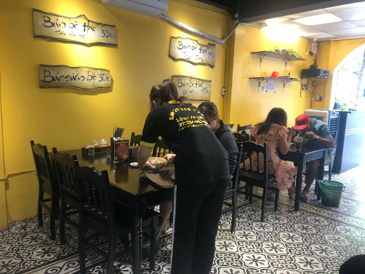 Nhiều ý kiến cho rằng, mức lương tối thiểu theo giờ áp dụng từ ngày 1/7 vẫn còn rất thấp. Ảnh minh họa: Quang Thành