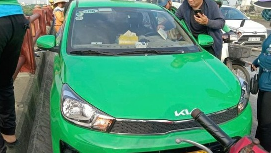 Chiếc xe nghi phạm Hiệp lái bỏ trốn sau khi gây án.