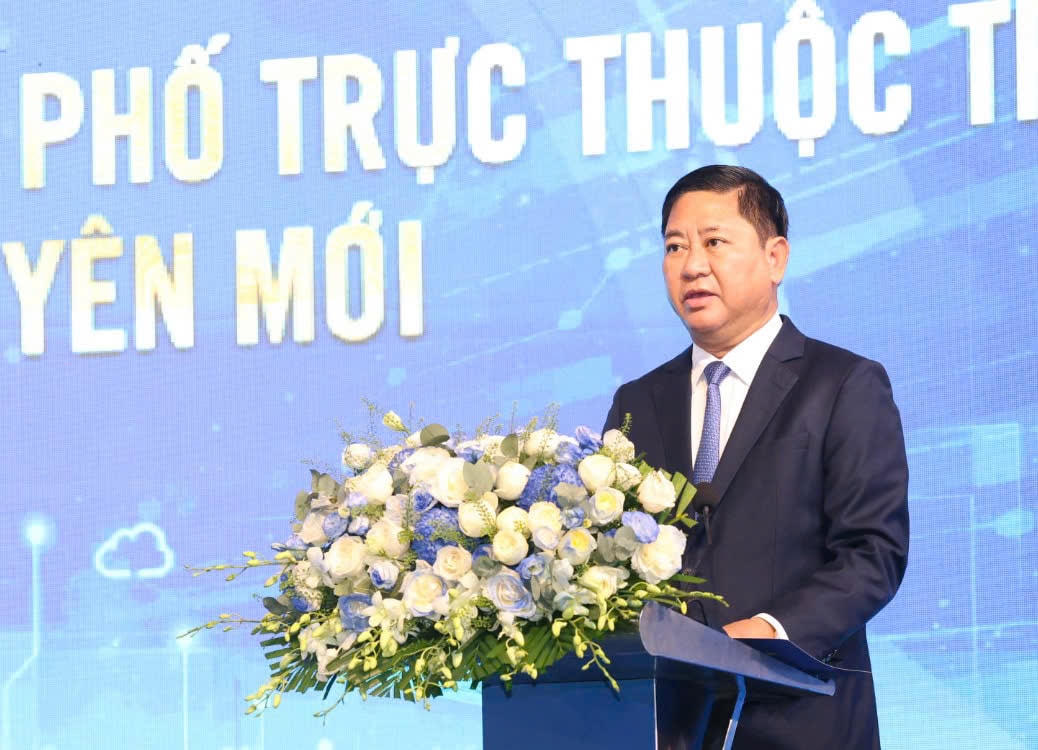 Ông Trần Quốc Nam, Phó bí thư Tỉnh ủy, Chủ tịch UBND tỉnh Khánh Hòa đang phat biểu tại hội nghị.