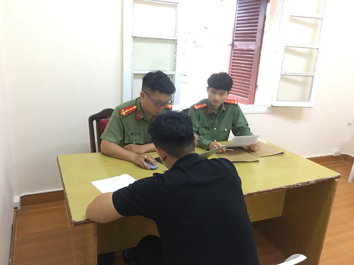 T.B.H làm việc với cơ quan Công an.