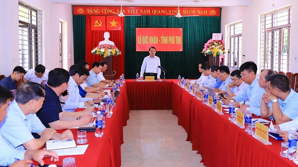 Bí thư Tỉnh ủy Đặng Xuân Phong và đoàn công tác tỉnh Phú Thọ phát biểu chỉ đạo tại buổi làm việc. Ảnh: TD.