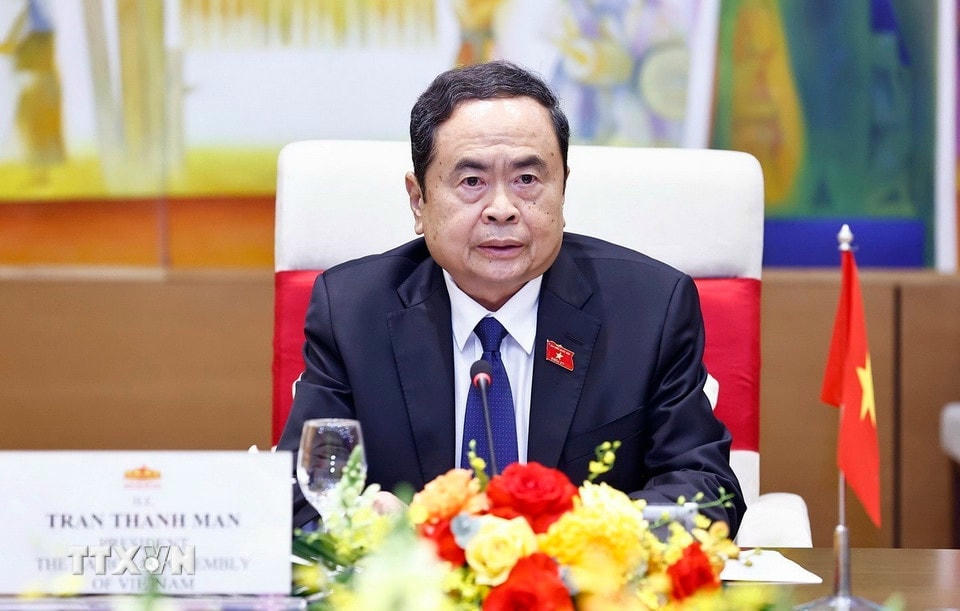 Chủ tịch Quốc hội Trần Thanh Mẫn phát biểu tại cuộc hội kiến với Tổng thống Sri Lanka Anura Kumara Dissanayaka. (Ảnh: Doãn Tấn/TTXVN)