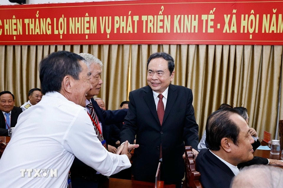 Chủ tịch Quốc hội Trần Thanh Mẫn với đại biểu dự Lễ Công bố Nghị quyết. (Ảnh: Doãn Tấn/TTXVN)