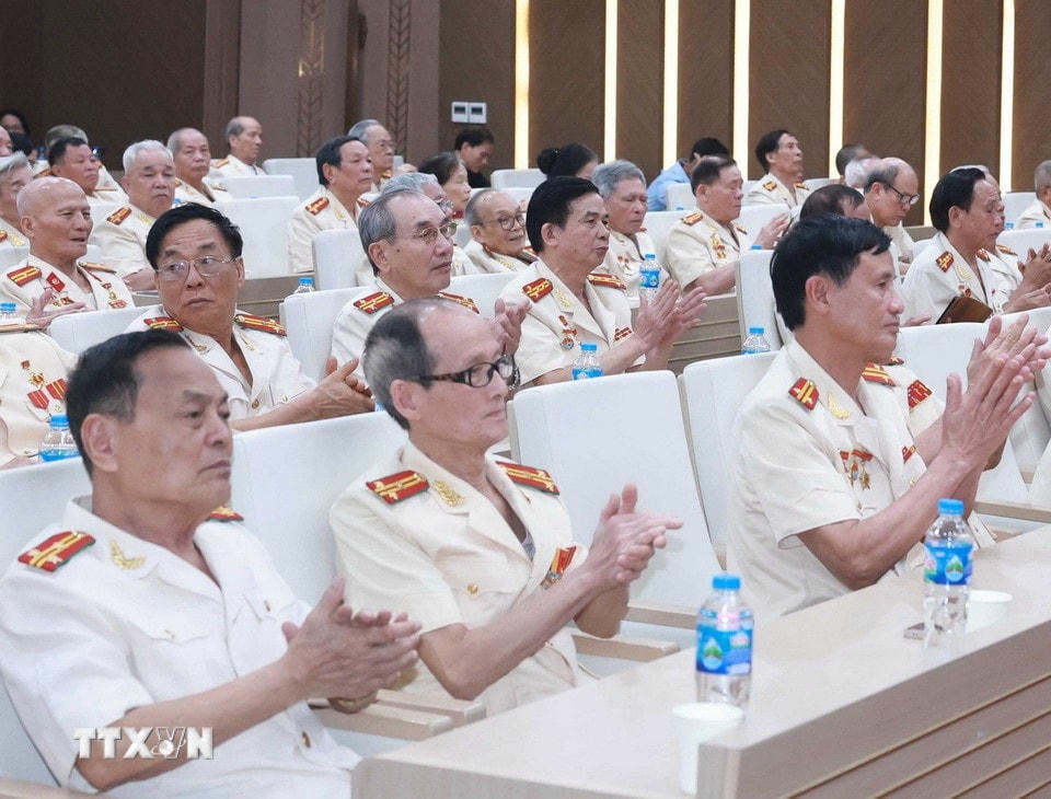 Các đại biểu tại buổi gặp mặt. (Ảnh: Thống Nhất/TTXVN)