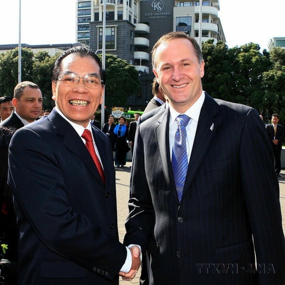 Thủ tướng John Key đón Tổng Bí thư Nông Đức Mạnh thăm chính thức New Zealand (năm 2009). (Ảnh: Đinh Xuân Tuân/TTXVN) nong-duc-manh-nz.jpg