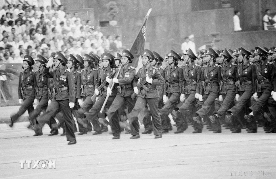 Khối nữ sỹ quan Quân đội nhân dân Việt Nam. (Ảnh: Kim Hùng/TTXVN)