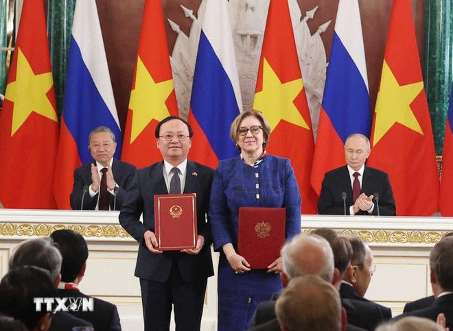 Tổng Bí thư Tô Lâm và Tổng thống Vladimir Putin chứng kiến trao Biên bản ghi nhớ hợp tác giữa Đài Tiếng nói Việt Nam và Cơ quan Ngân sách Nhà nước Liên bang Nga về tổ chức, sản xuất và phổ biến các chương trình âm nhạc, văn hóa và giáo dục ttxvn-tong-bi-thu-to-lam8.jpg