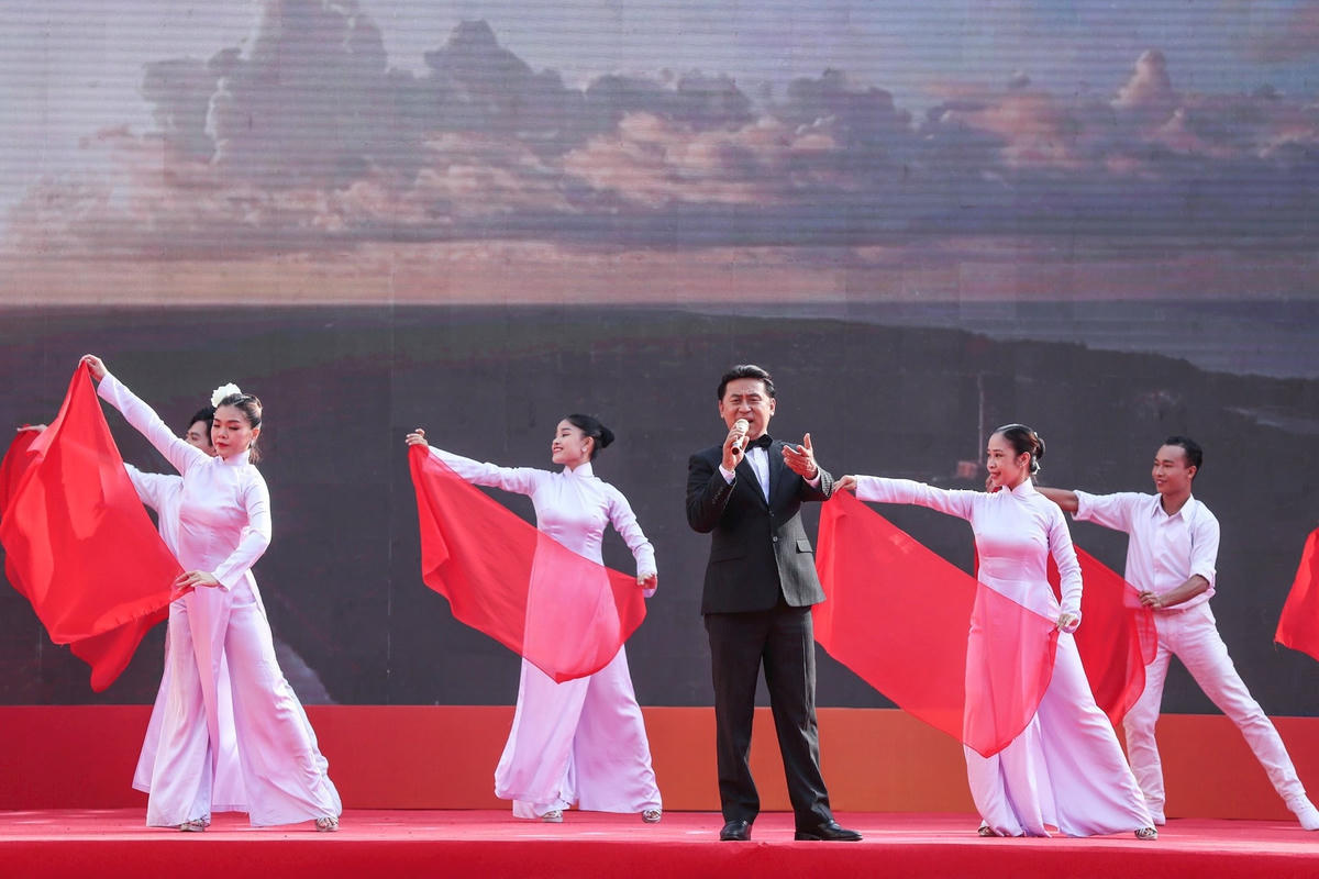 Một tiết mục văn nghệ đặc sắc tại Lễ khai mạc Hội Báo toàn quốc năm 2024. (Ảnh: Quang Vinh).