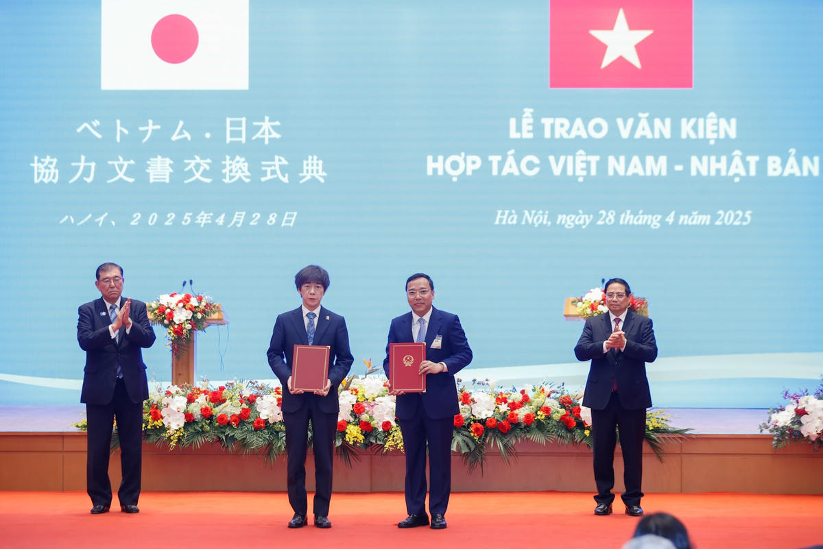 Việt Nam, Nhật Bản trao nhiều văn kiện hợp tác quan trọng- Ảnh 3. Việt Nam, Nhật Bản trao nhiều văn kiện hợp tác quan trọng- Ảnh 3.