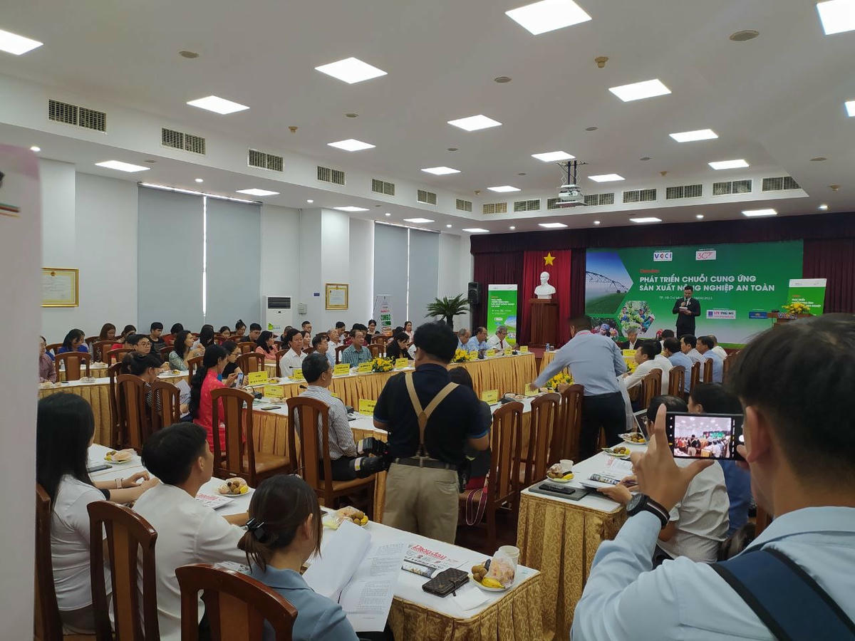 Toàn cảnh Diễn đàn.