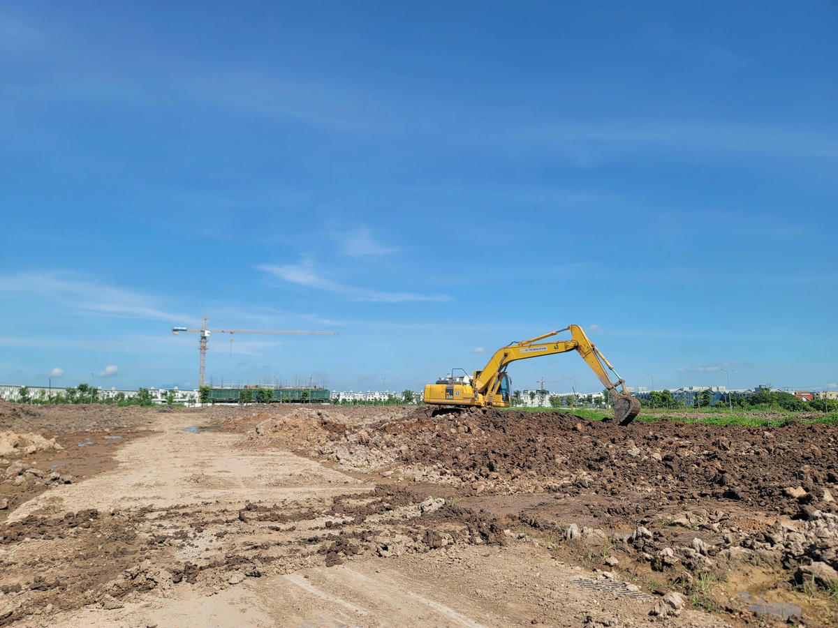 Công ty Cổ phần Năng lượng Hồng Phong 2 đã sử dụng quyền tài sản và tài sản hình thành trong tương lai của một số lô đất thấp tầng của dự án Khu đô thị Kim Chung - Di Trạch tại xã Kim Chung và xã Di Trạch, huyện Hoài Đức, làm tài sản bảo đảm cho lô trái phiếu này. Tuy nhiên tại thời điểm đó, khu đô thị này đã nằm đắp chiếu cả thập kỷ.