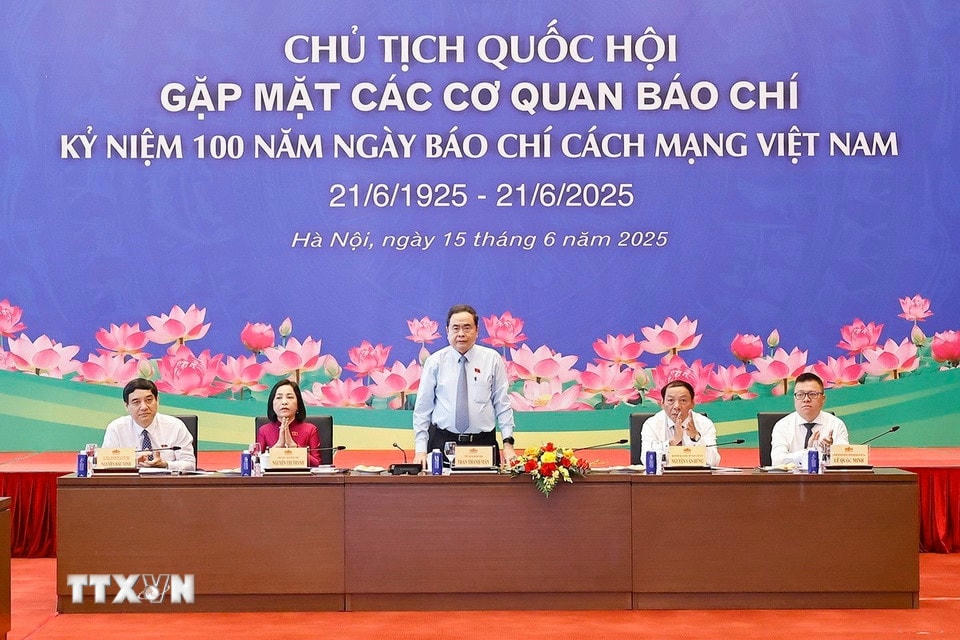 Chủ tịch Quốc hội Trần Thanh Mẫn gặp mặt các cơ quan báo chí. (Ảnh: Doãn Tấn/TTXVN)