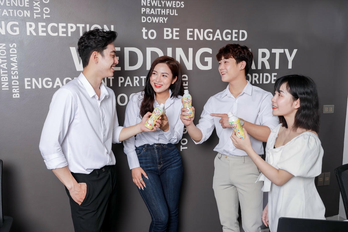 Vị xưa quen thuộc của sữa đậu nành khiến người trẻ không khỏi bồi hồi khi nhớ đến.