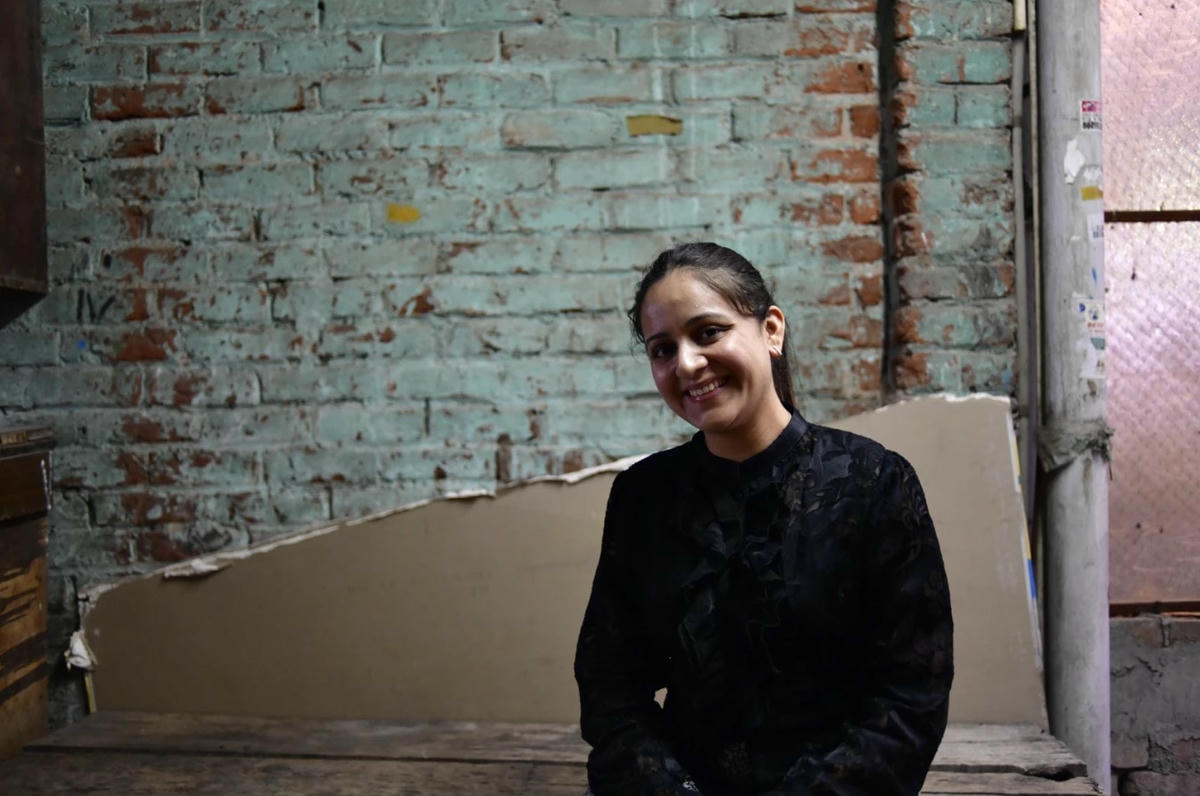 Damanjeet Kaur thi công chức để thoát khỏi cuộc sống bế tắc. Ảnh: VICE.