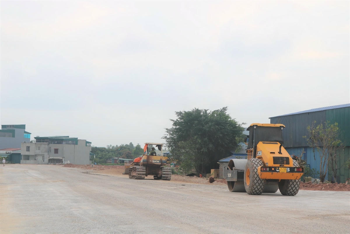 Hạ tầng đất ở tái định cư tại khu 5 phường Hải Yên đang được gấp rút triển khai.