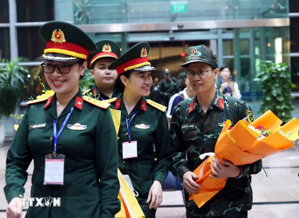 Niềm vui hoàn thành nhiệm vụ của các chiến sỹ trở về. (Ảnh: An Đăng/TTXVN)