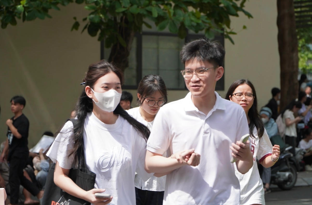 Năm nay là năm thứ tư Trường Đại học Sư phạm Hà Nội tổ chức kỳ thi đánh giá năng lực. Thí sinh đăng ký một số bài thi trong các môn Toán, Ngữ văn, Tiếng Anh, Vật lý, Hóa học, Sinh học, Lịch sử, Địa lý. Ảnh: Nguyễn Hoài