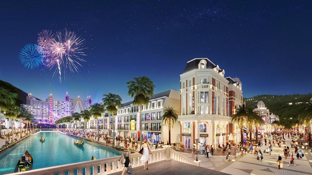 Hệ thống kênh đào tại MerryLand Quy Nhơn với chiều dài 3.117m nhận kỷ lục “Hệ thống kênh đào dài nhất Việt Nam bao quanh khu thương mại và quảng trường nhạc nước”.