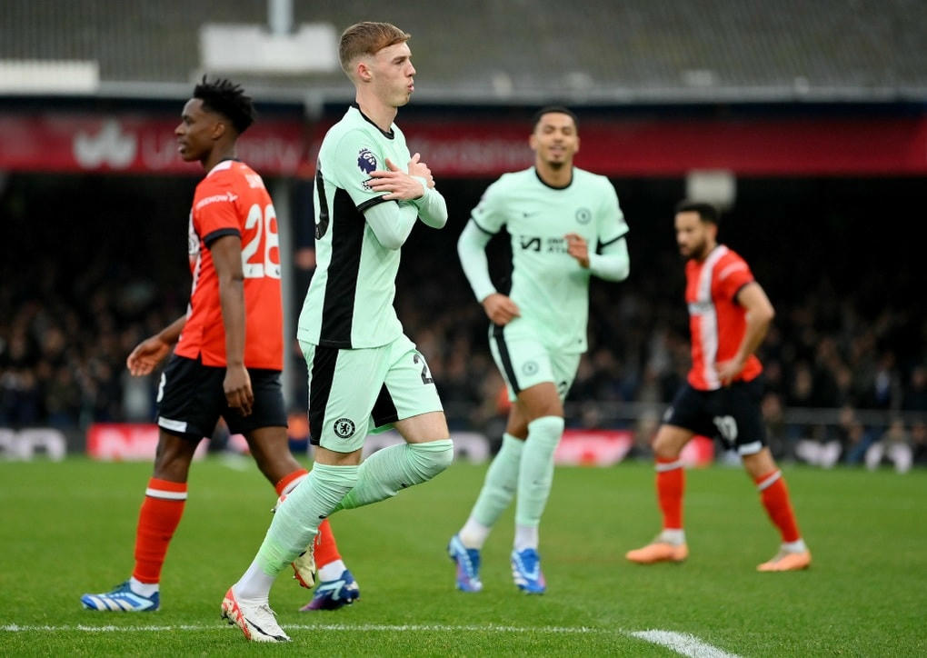 Man City áp sát Liverpool, Chelsea tiếp đà hồi sinh - 3