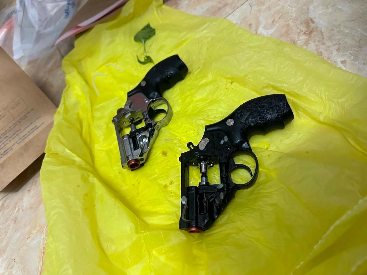 Tang vật các đối tượng tàng trữ.