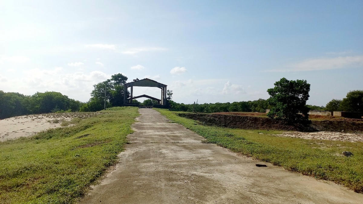 Ông Phan Thuận (trú tại xã Điền Hải) - một người từng làm việc tại Lò đốt rác xã Điền Hải cho hay, thời điểm còn hoạt động, mỗi ngày cơ sở này thường xử lý 2 xe tải rác (mỗi xe ước chừng hơn 10 tấn). Lúc cao điểm, ngoài ông Thuận còn có thêm 3 - 4 người khác cùng đến đây làm việc.