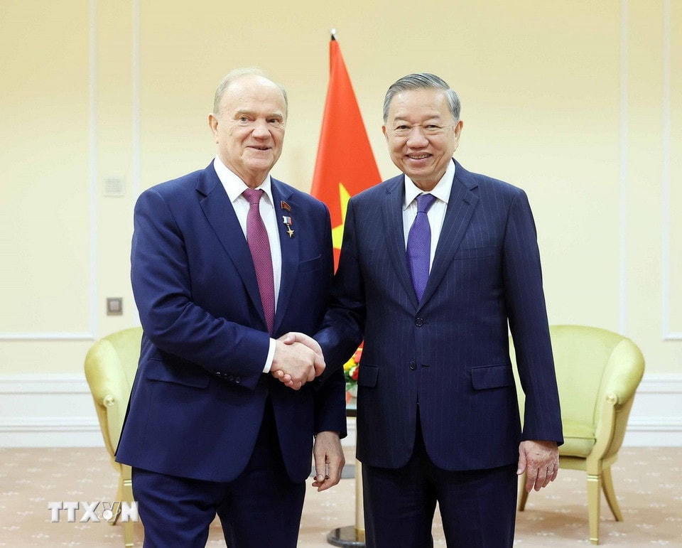 Tổng Bí thư Tô Lâm tiếp Chủ tịch Đảng Cộng sản Nga Gennady Zyuganov. (Ảnh: Thống Nhất/TTXVN)