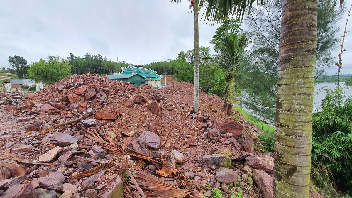 Ban đầu, vị trí bãi thải thuộc Khu Quy hoạch Đại học Huế.
