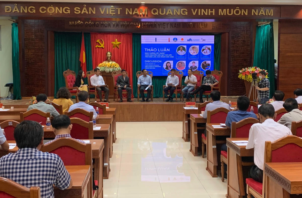 Các đại biểu tham gia thảo luận tại chương trình.